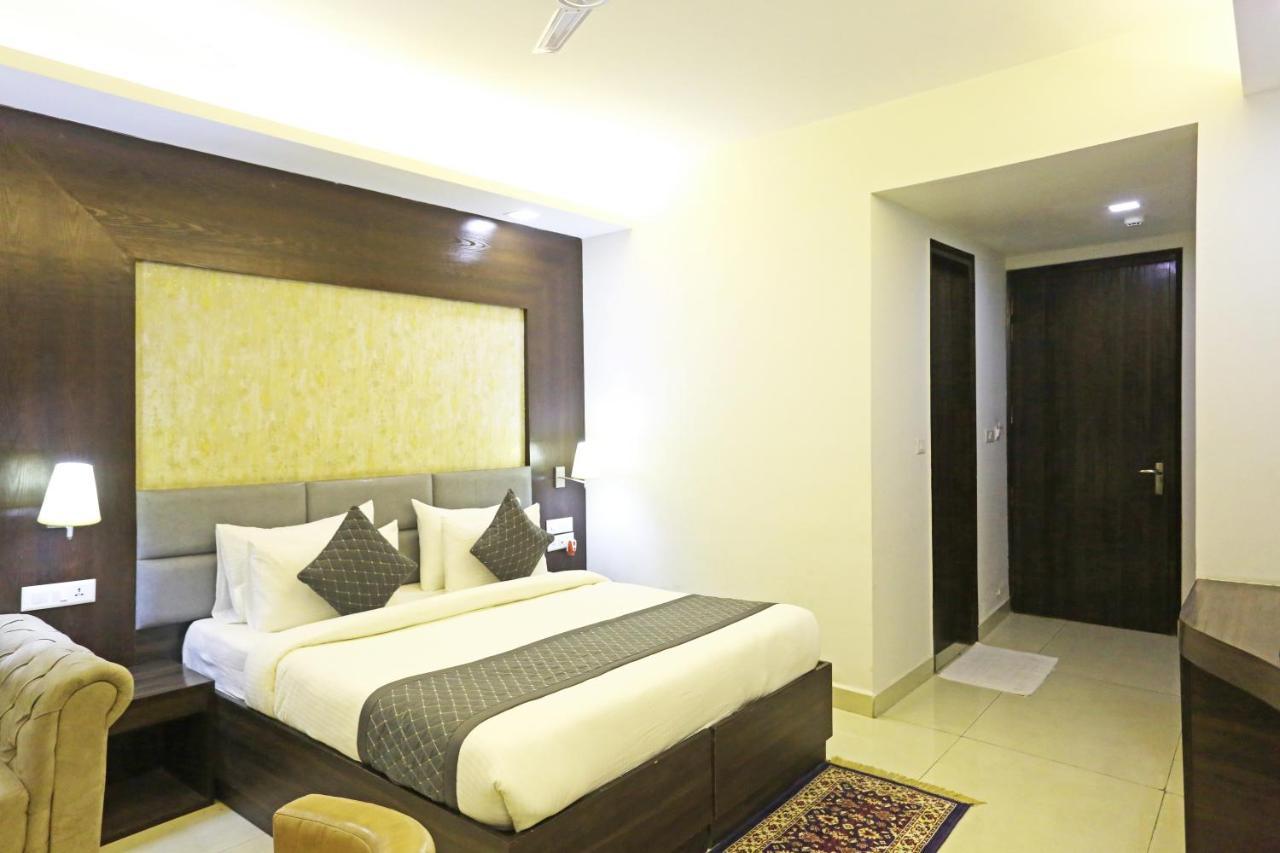 Hotel Park Tree Near Delhi Airport Nueva Delhi Exterior foto